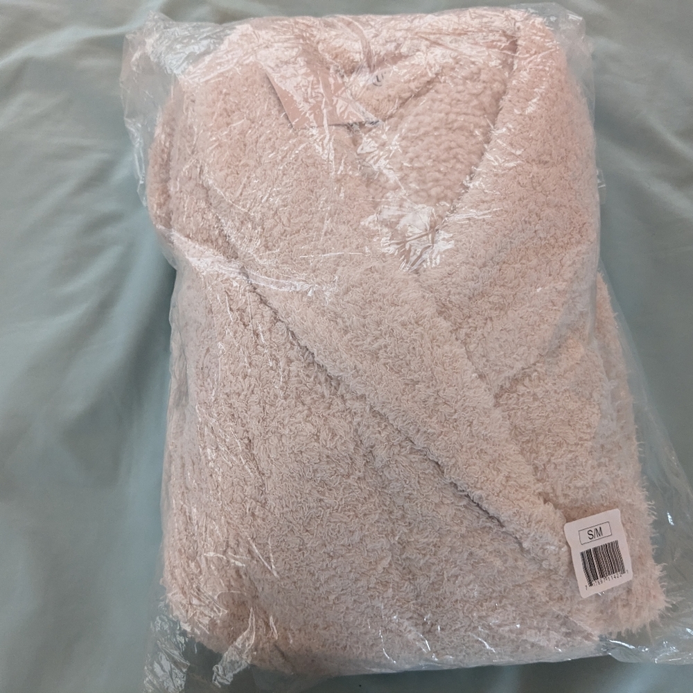 Ulta bath robe - Picture 2 of 5